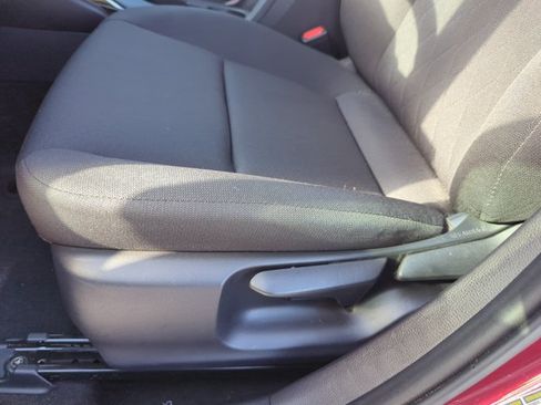 Used 2025 Toyota Corolla LE FWD image 12