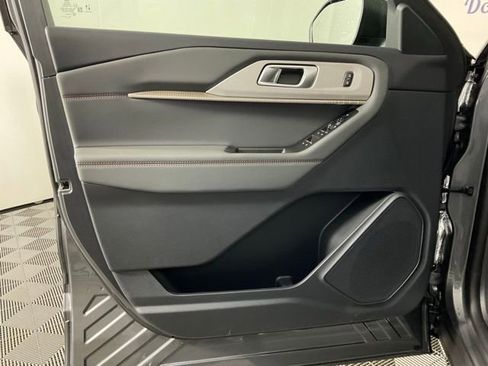 New 2025 Ford Explorer Active w/ Active Comfort Package image 12