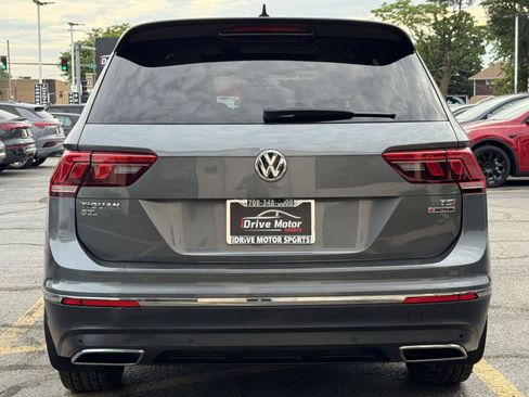 Used 2018 Volkswagen Tiguan SEL Premium w/ 3rd Row Seat Package AWD/4WD image 11