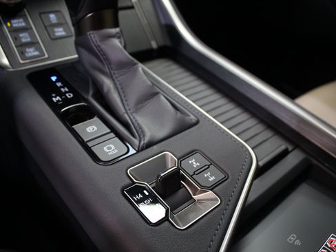 Used 2024 Lexus GX 550 AWD/4WD image 75