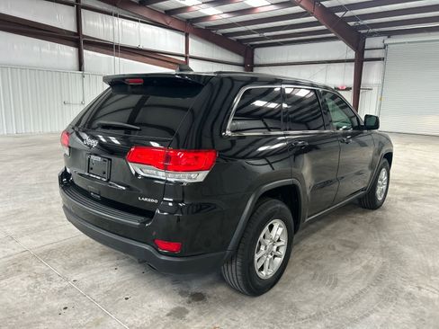 Used 2019 Jeep Grand Cherokee Laredo image 5