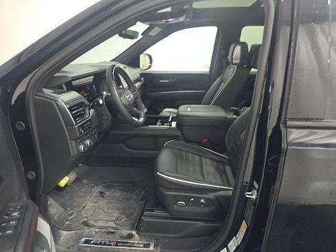 Used 2025 GMC Yukon AT4 Ultimate w/ LPO, Floor Liner Package AWD/4WD image 2