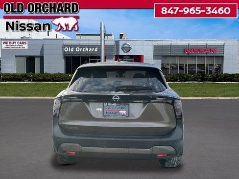 Used 2025 Nissan Kicks SV image 5