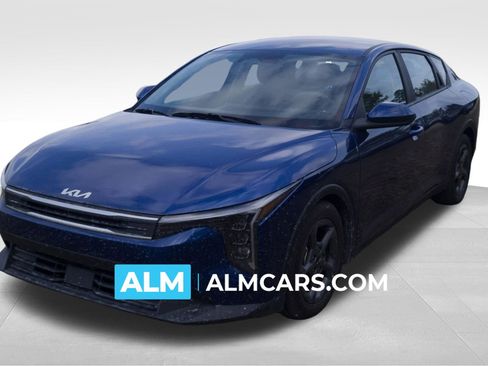 Used 2025 Kia K4 LXS image 1