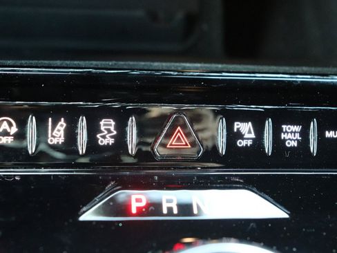 Used 2024 Jeep Wagoneer L Series III w/ Flexible Seating Group AWD/4WD image 44