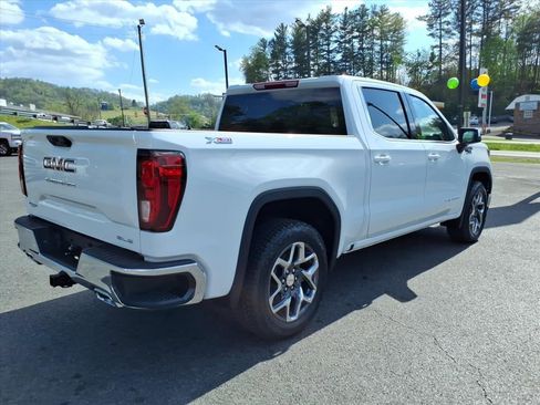 New 2026 GMC Sierra 1500 SLE AWD/4WD image 7
