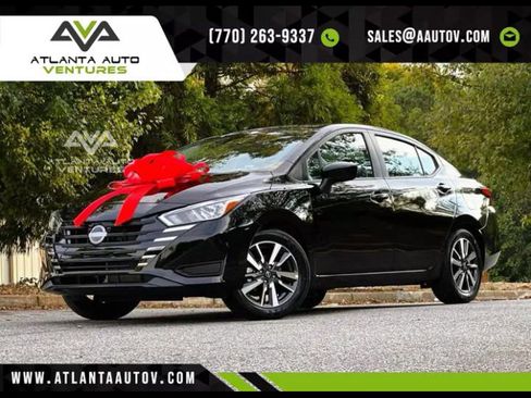 Used 2024 Nissan Versa SV image 1