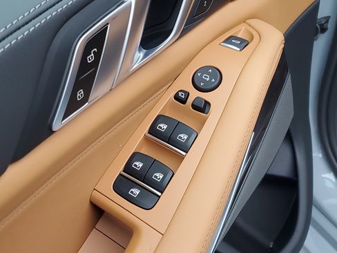 New 2026 BMW X5 xDrive40i w/ M Sport Package AWD/4WD image 6