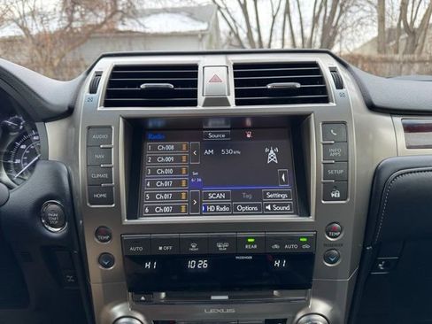 Used 2019 Lexus GX 460 image 22