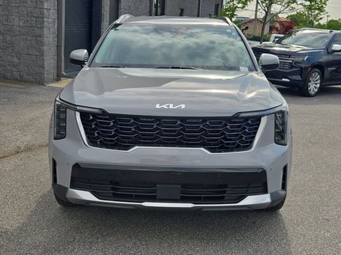 Certified 2025 Kia Sorento S FWD image 3