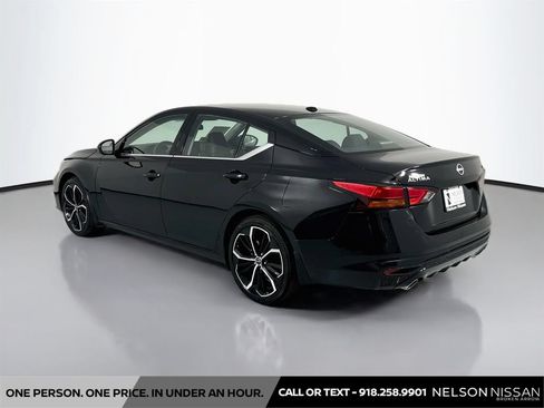 Certified 2025 Nissan Altima 2.5 SR w/ SR Premium Package FWD image 7