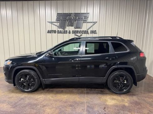 Used 2021 Jeep Cherokee Latitude Plus FWD image 3