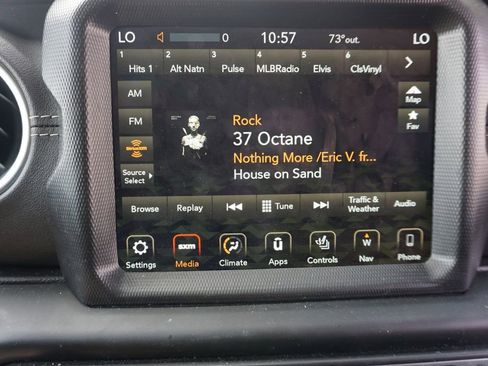 Used 2018 Jeep Wrangler Unlimited Sahara image 13