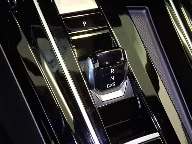 New 2026 Volkswagen GTI SE FWD image 13