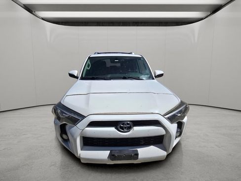 Used 2014 Toyota 4Runner SR5 AWD/4WD image 16