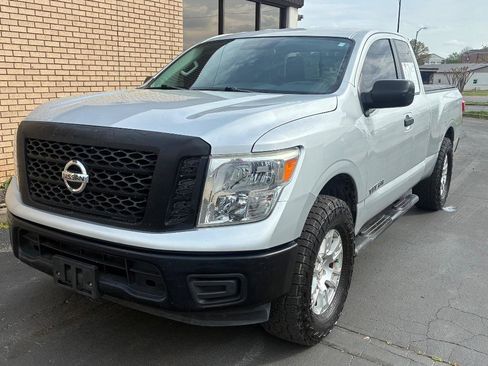 Used 2017 Nissan Titan S image 2