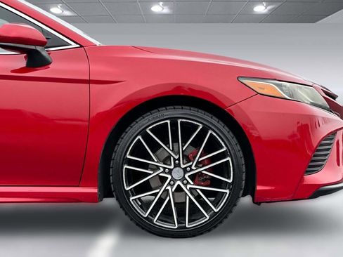 Used 2019 Toyota Camry SE image 32