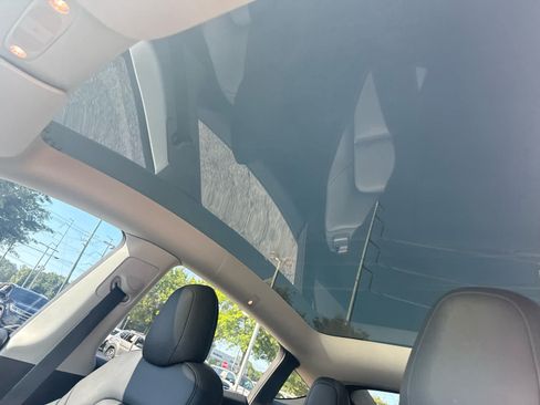 Used 2022 Tesla Model Y Performance AWD/4WD image 13