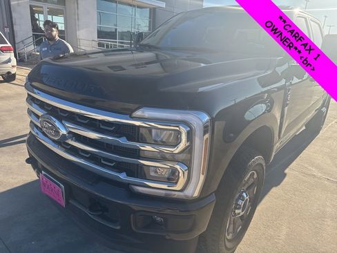 Used 2025 Ford F250 King Ranch w/ FX4 Off-Road Package image 4