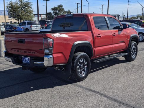 Used 2017 Toyota Tacoma TRD Off-Road w/ Tow Package image 2