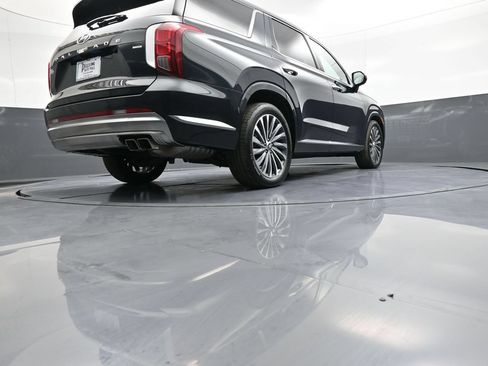Certified 2025 Hyundai Palisade Calligraphy AWD/4WD image 32