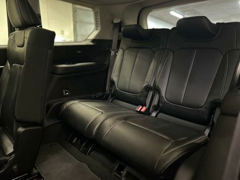 Used 2022 Jeep Grand Cherokee L Limited image 16