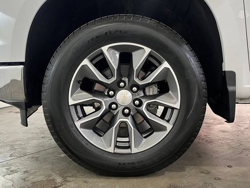 Certified 2024 Chevrolet Silverado 1500 LT AWD/4WD image 14