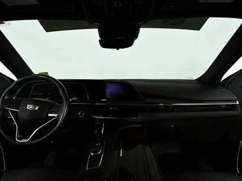 Certified 2022 Cadillac Escalade ESV Premium Luxury w/ Performance Package image 25