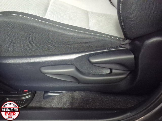Used 2016 Toyota RAV4 XLE AWD/4WD image 17