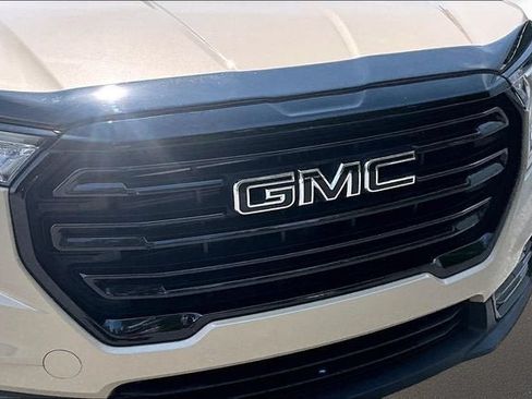 Used 2023 GMC Terrain SLT w/ Infotainment Package II AWD/4WD image 31