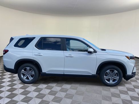 New 2025 Honda Pilot EX-L image 2