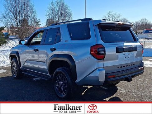 Certified 2025 Toyota 4Runner SR5 AWD/4WD image 4