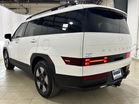 Used 2025 Hyundai Santa Fe SEL FWD image 12