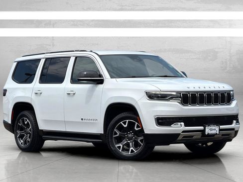 Used 2024 Jeep Wagoneer Series III w/ Flexible Seating Group AWD/4WD image 2