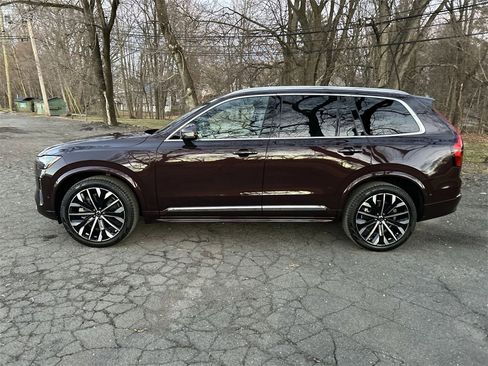 Certified 2025 Volvo XC90 T8 Ultra image 5