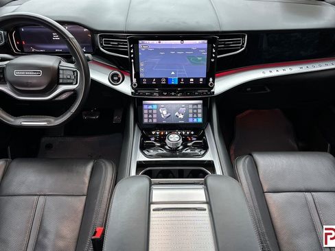 Used 2022 Jeep Grand Wagoneer Series I image 16