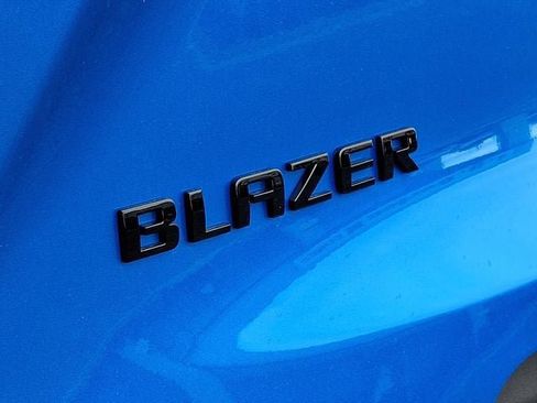 New 2025 Chevrolet Blazer LT w/ Midnight/Sport Edition image 17