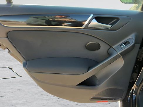 Used 2013 Volkswagen Golf 4-Door image 22