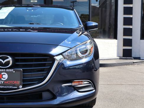 Used 2018 MAZDA MAZDA3 Touring FWD image 16