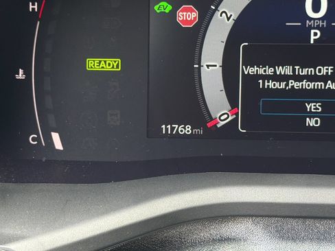 Used 2025 Toyota Camry SE w/ Convenience Package FWD image 33