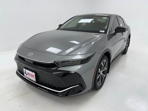 New 2026 Toyota Crown Limited image 4