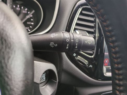 Used 2020 Jeep Compass Limited image 24