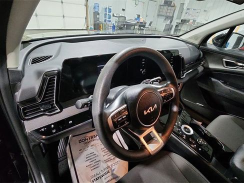 Used 2024 Kia Sportage LX image 10