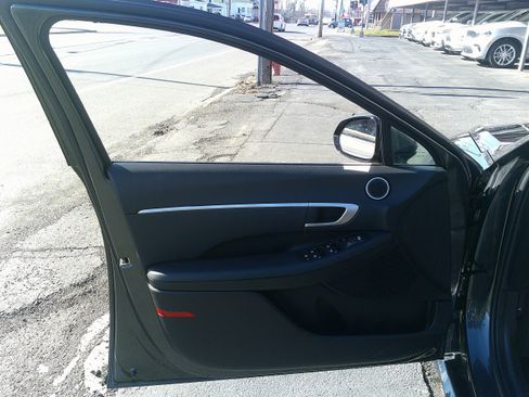 Used 2025 Hyundai Sonata SEL AWD/4WD image 15