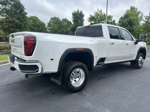 Used 2025 GMC Sierra 3500 Denali w/ Denali Reserve Package AWD/4WD image 9