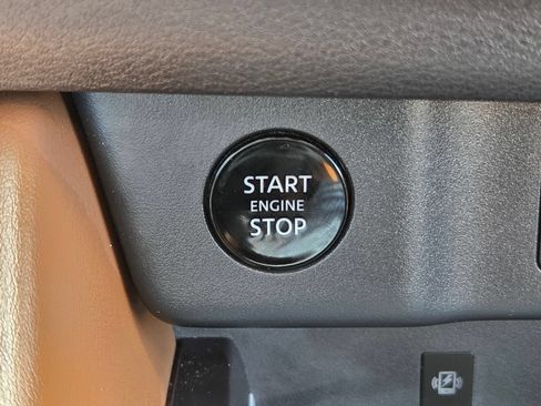 Used 2026 Nissan Rogue Platinum w/ Tech Package AWD/4WD image 28