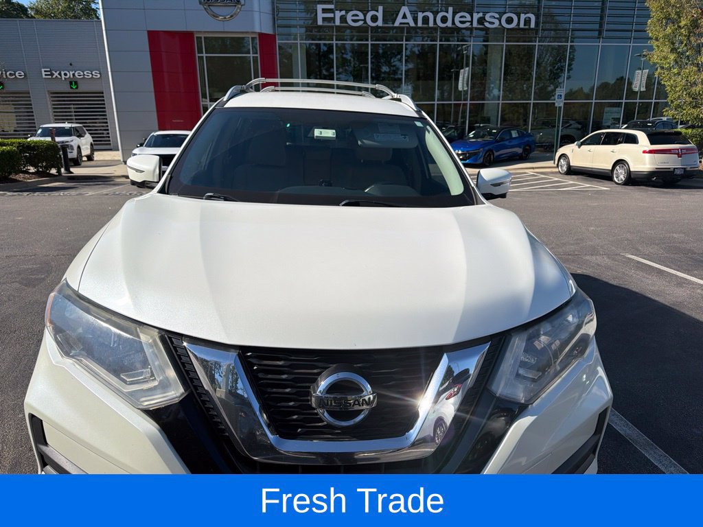 Used 2017 Nissan Rogue SV w/ SV Premium Package AWD/4WD image 6