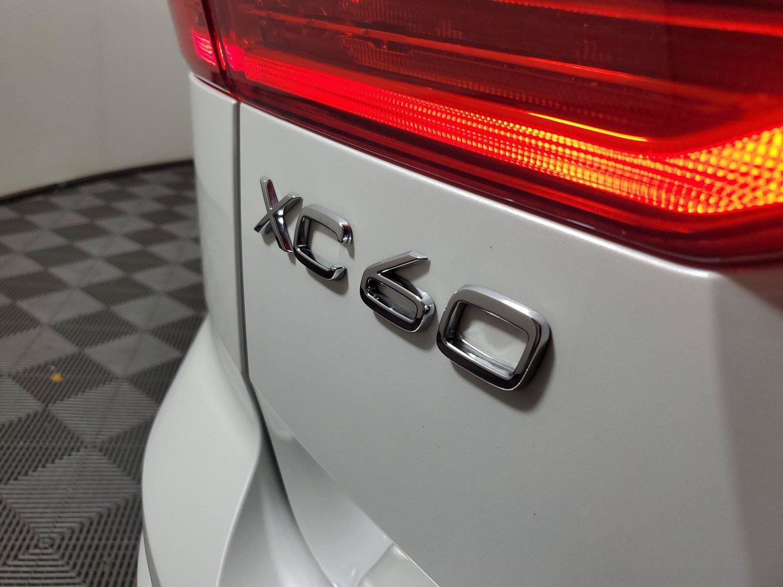 Used 2024 Volvo XC60 T8 Plus w/ Protection Package Premier AWD/4WD image 8