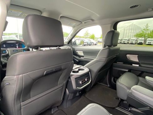 New 2026 Ford Expedition Active RWD image 22