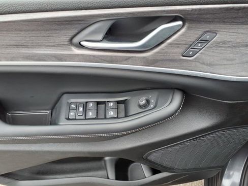 Used 2023 Jeep Grand Cherokee Limited w/ Black Appearance Package image 27